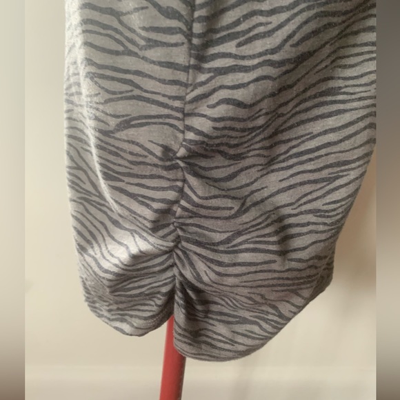 VERSATILE MATERNITY MINI DRESS - Picture 6 of 7